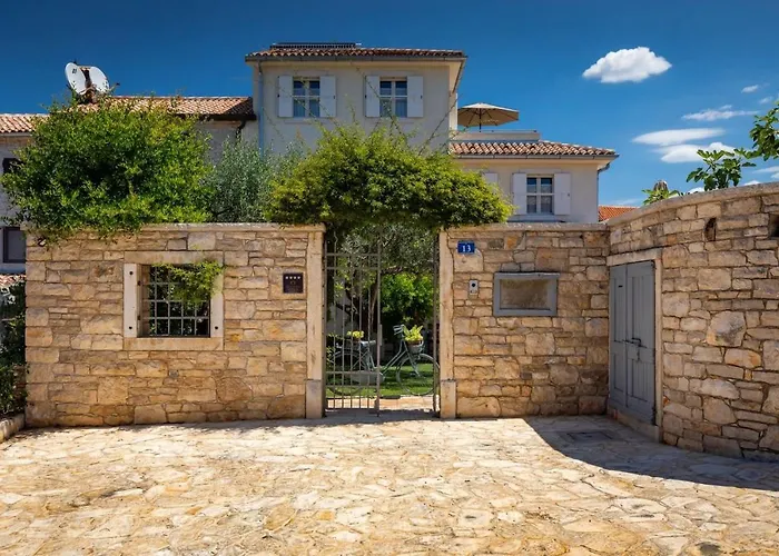 Family Villa Elizabeta With Pool In Umag