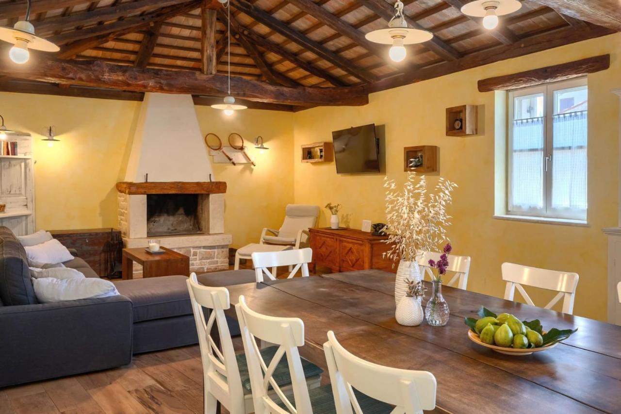 Villa Family Elizabeta With Pool In Umag Cepljani
